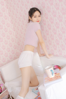 扒开她的内裤把她摸出水软件