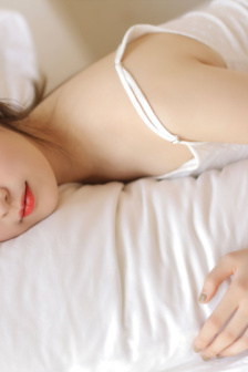 女声低吟嗯嗯嗯嗯嗯嗯的纯音乐